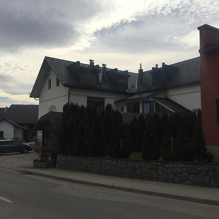 Gostilna In Prenocisca Gedzo Hotel Novo Mesto Kültér fotó