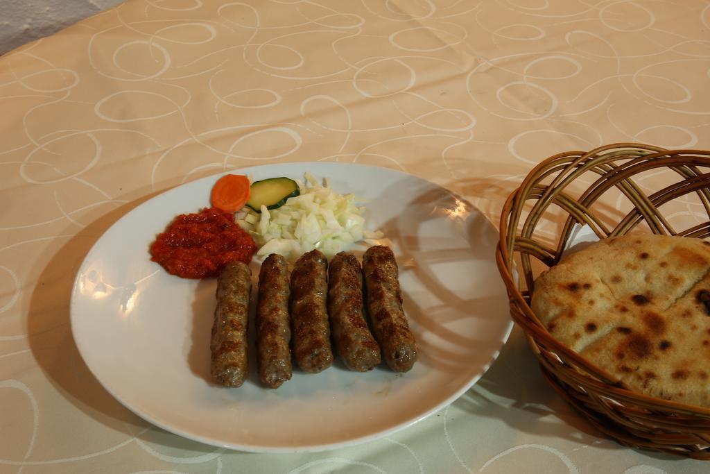 Gostilna In Prenocisca Gedzo Hotel Novo Mesto Kültér fotó